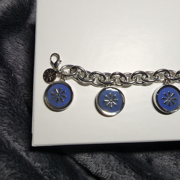 Bracelet- silver and blue - Picture 2 of 5